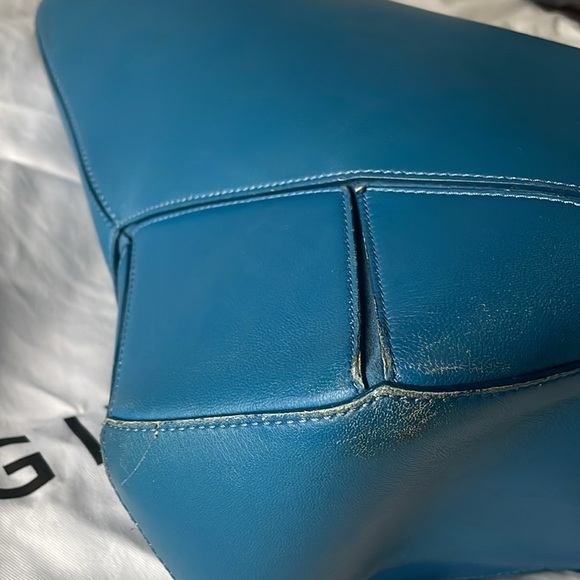 REDUCED! ⬇️GIVENCHY Easy Tote Bag - Picture 12 of 16